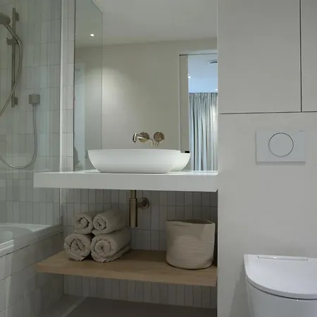 Apartment Frederik Op De Zeedijk Met Strandcabine - Vosproperties