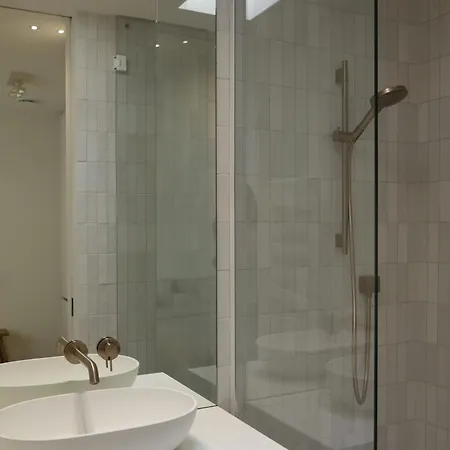 Apartment Frederik Op De Zeedijk Met Strandcabine - Vosproperties *
