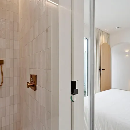 Frederik Op De Zeedijk Met Strandcabine - Vosproperties *