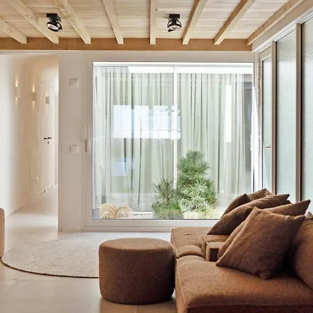 Frederik Op De Zeedijk Met Strandcabine - Vosproperties *