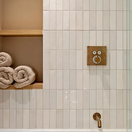 Frederik Op De Zeedijk Met Strandcabine - Vosproperties *