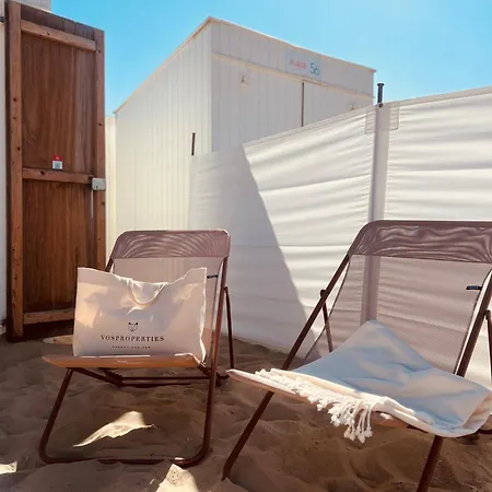 Frederik Op De Zeedijk Met Strandcabine - Vosproperties *